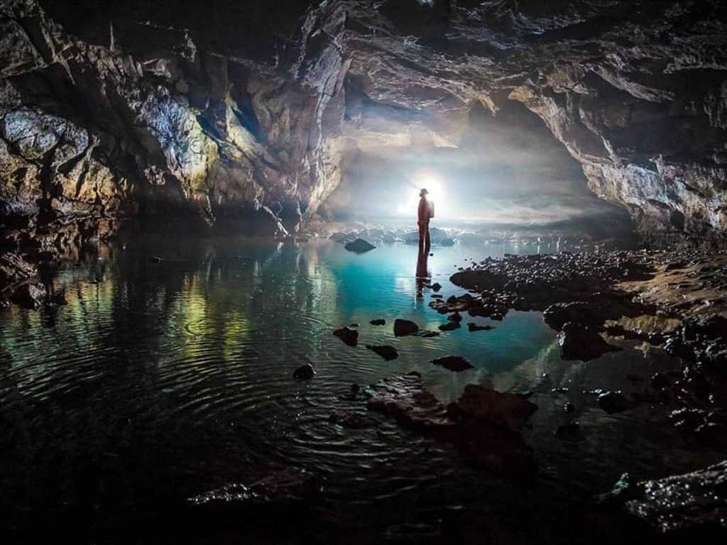 Meghalaya, chasing mist and waterfalls.